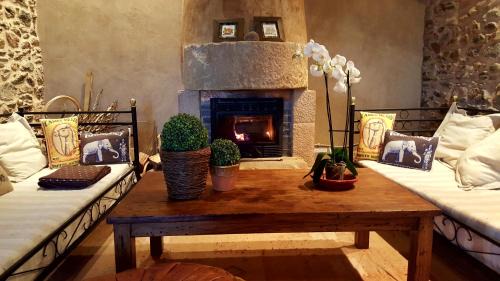 Cantallops House | Can Santalo
