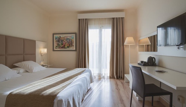 Hotel Pirineo Figueres by Pierre and Vacances