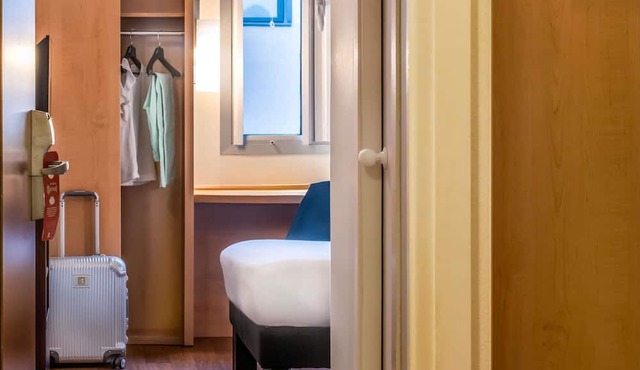 ibis Barcelona Glories 22