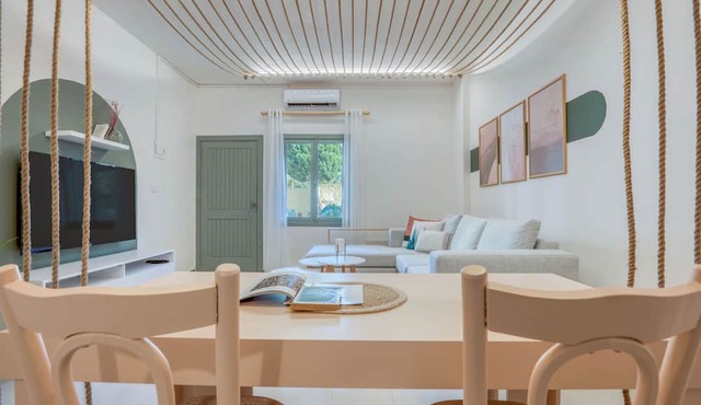 Agrius - Elegant Studio & Balcony in Batroun