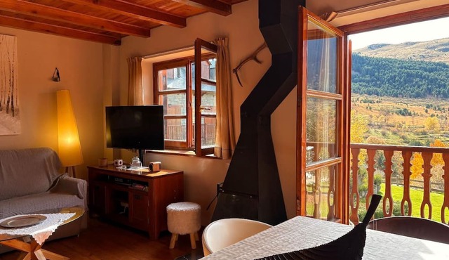 Beautiful triplex with garden and Wifi Puig Falcó 1 Vall de Boí