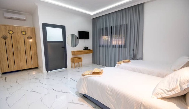 Riad gold