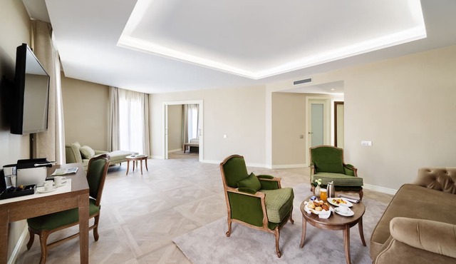 Lamaro Hotel Barcelona 5★ | Preferred Hotels & Resorts | Lifestyle Collection
