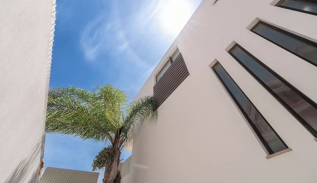 Airport House in Faro