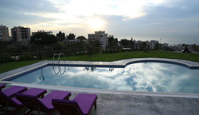 VU'Z Hotel Apt