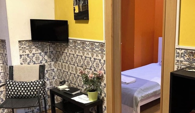 Lisbon T2 apartment in typical villa, Sapadores