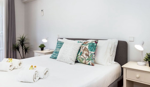 Stunning 2BDR Apartment in Chiado by LovelyStay