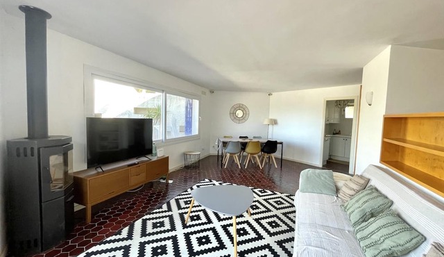 House; 'la falconera', near to the beach.