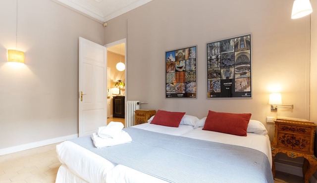Classic style 7 bedroom apartment in the city center