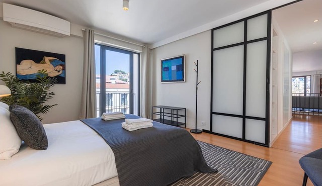 Panorama - Luxurious Penthouse by LovelyStay