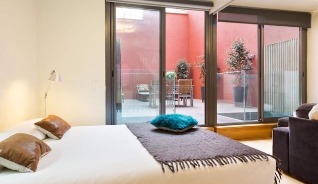 Rooftop Pools Apartment, by Old Town!