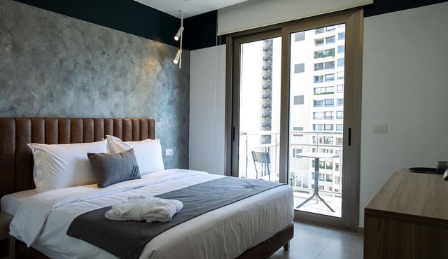 ZUR Studios & Suites