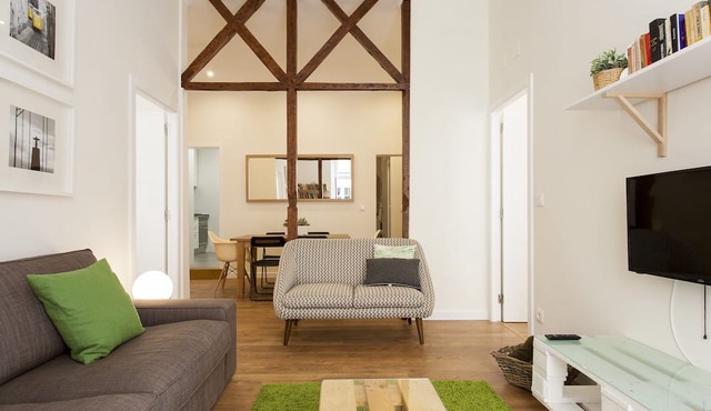 Central Downtown 1E up to 13guests by Central Hill