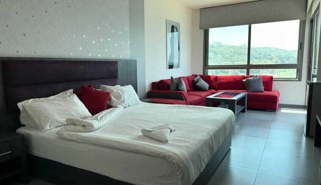 Le Six Resort Hotel