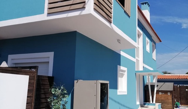 Lisbon Beach Apartments 2. Beach 500 Mts, terrace, barbecue, pets welcome.
