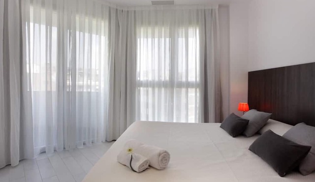2 bedroom apartment with large balcony