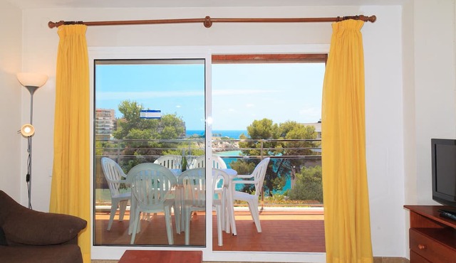 Spacious apartment with sea views and pool - UHC MARINA MAR