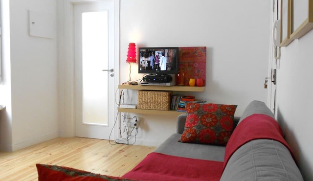 Bright and Beautiful Apartment in Sunny Lisbon's Historic Centre - Alfama