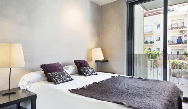 Modern apartments located in the Sarria neighborhood in the northeastern part of the city.