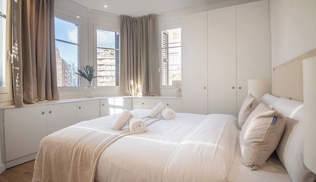 4 Bedroom Apartment Uptown Barcelona You Stylish