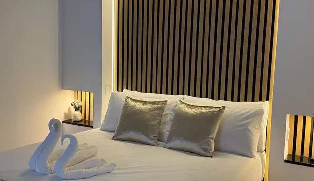 Premium Central appartment Las Ramblas: 4 Beds and baths, 9 guests