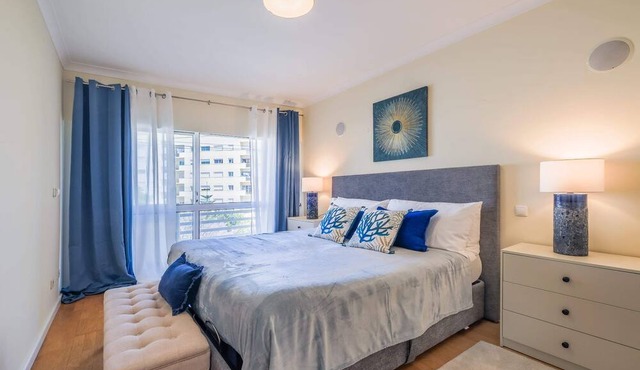 Parede Beach Apartment by Portugal Portfolio