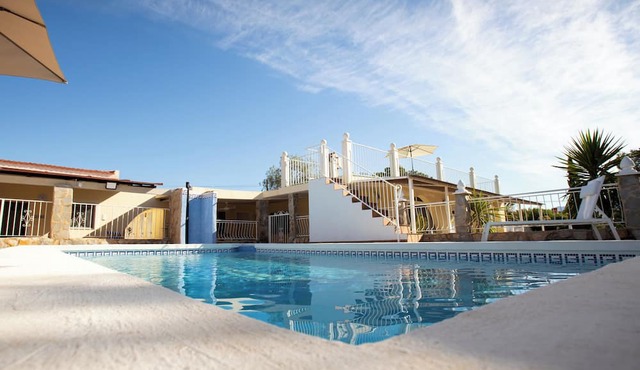 Ferienwohnung mit Pool und Herrlihem Garten in Mutxamel