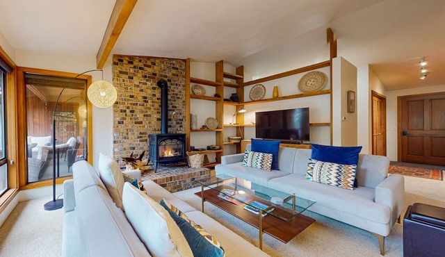 Secluded dog-friendly home with mountain views & gas fireplace in Orcas Island
