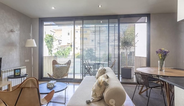 Gracia Penthouse: Pool and Terrace. Sleeps 6
