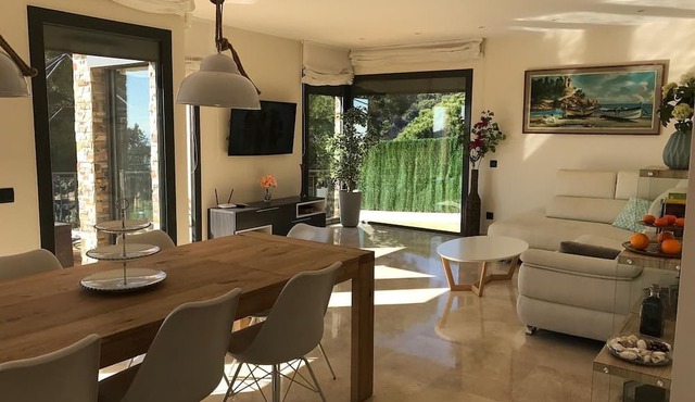 Villa Marina with Sea View, Pool & Wi-Fi