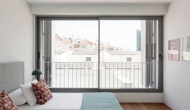 The Urban Oasis–Elegant 2-Bedroom Duplex in Lisbon