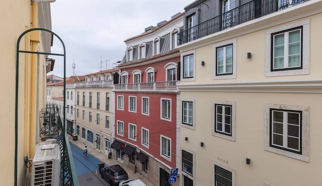 Chiado Center 1BDR Flat by LovelyStay