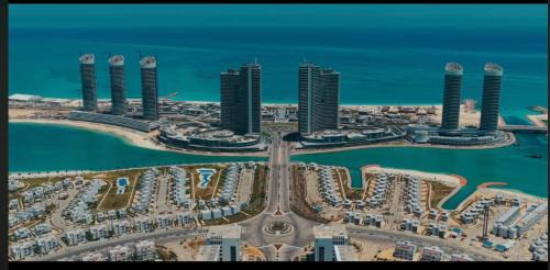 MoonRest Beachfront Hotel Apartments At New Alamein Towers شقة فندقية في أبراج العلمين الجديدة المطلة على البحر و الاجون