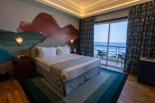 Warwick Palm Beach Hotel
