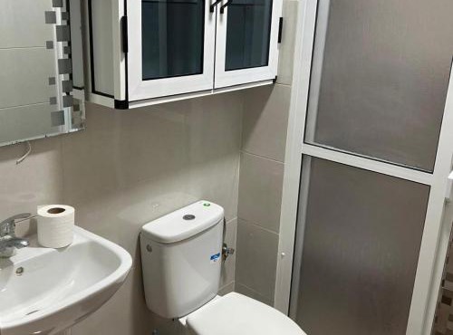 Grand Appartement récent - 2 chambres - Climatisé - Wifi - Parking sécurisé gratuit
