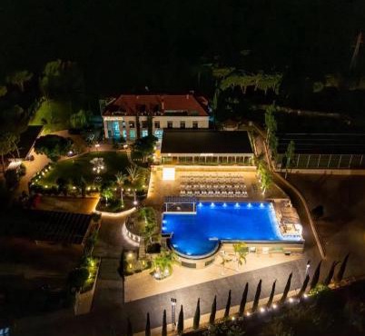 Arados Resort