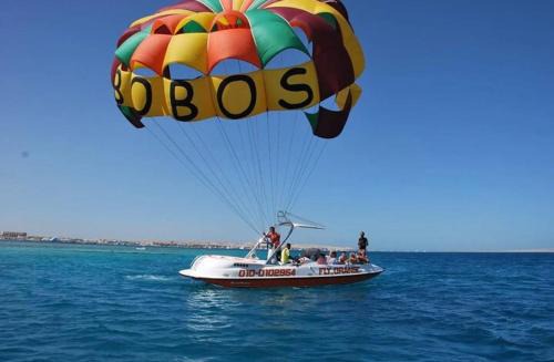 MoonRest Beachfront Hotel Apartments At New Alamein Towers شقة فندقية في أبراج العلمين الجديدة المطلة على البحر و الاجون