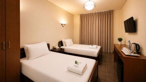 Iris Flower Hotel