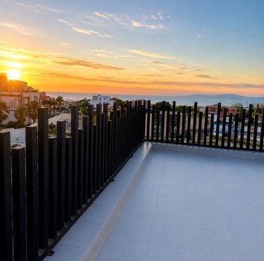 Elegant Private Room with Ocean View & Sunset Terrace