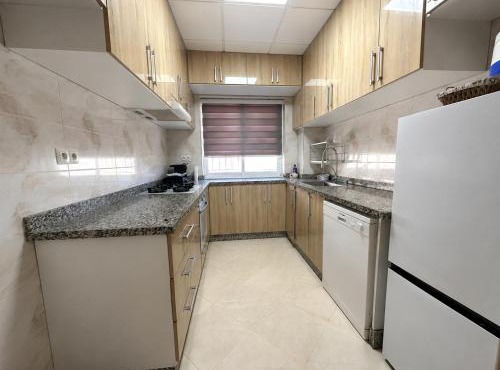Appartement Familial Spacieux 7 Pers , Près Aéroport