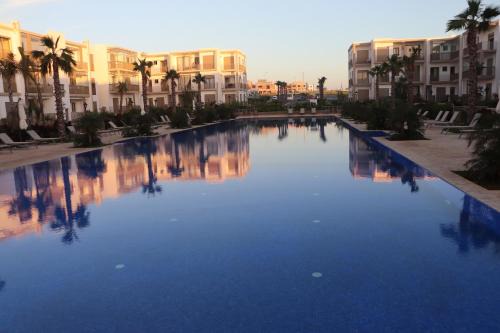 Appartement neuf meublé avec piscine