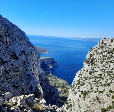 "Seaside Studio with Stunning Views in Belyounech